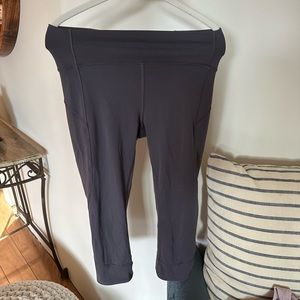 Crop Lululemon leggings, size 6!!